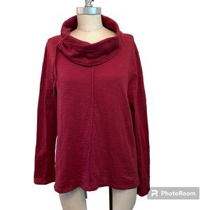 Habitat Women’s deep red cowl neck long sleeve top.  Size Medium.